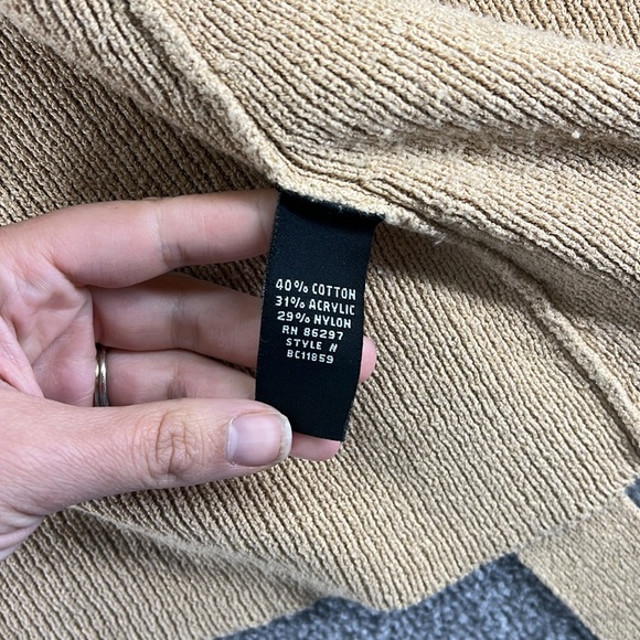 Bcbgmaxazaria Long Sleeve Hooded Cardigan Sweater Tan Womens Size L - Picture 8 of 10